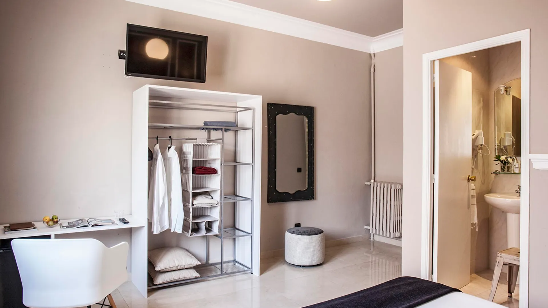 Ainb B&B Eixample-Muntaner Barcelona 2*,